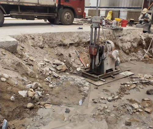龙华山办事处公路下沉压浆